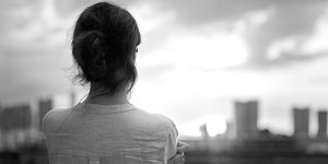 Comment ne plus voir peur de la solitude ? - Marie Claire