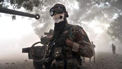 Le soldat français à la tête de mort a été rapatrié du Mali